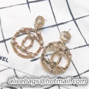 Good Taste Chanel Earrings with Large Ring Pendant Gold/Pearly White AB0283