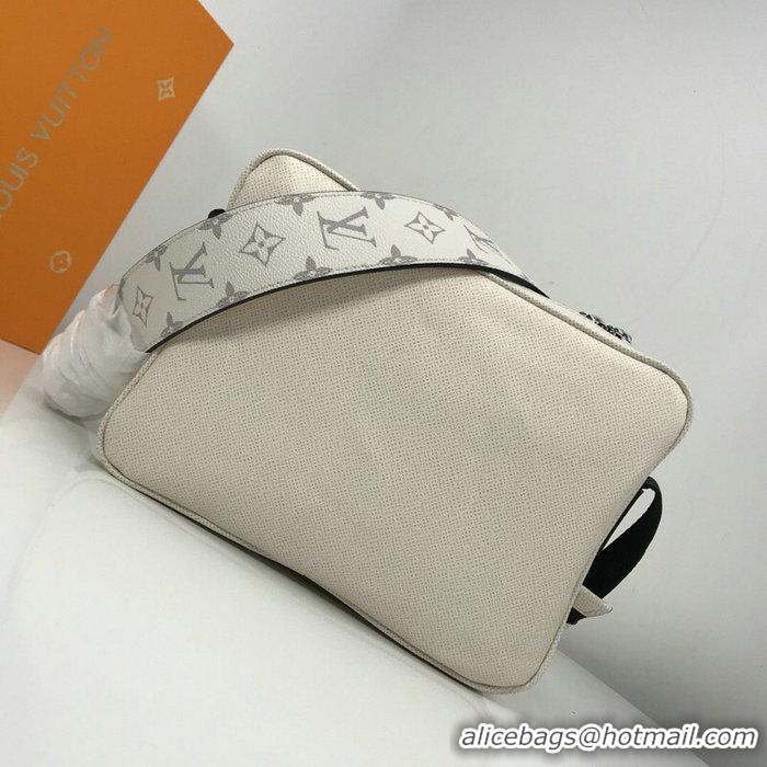 Charming Louis Vuitton Monogram Canvas Messenger PM M43843 White