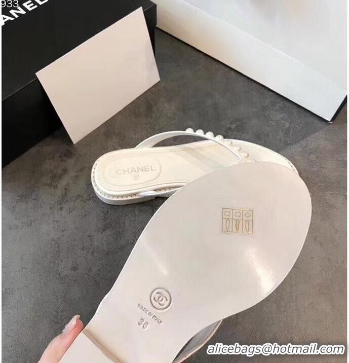 Trendy Design Chanel Suede Leather Pearls Thong Slipper Sandals G32502 White 2019