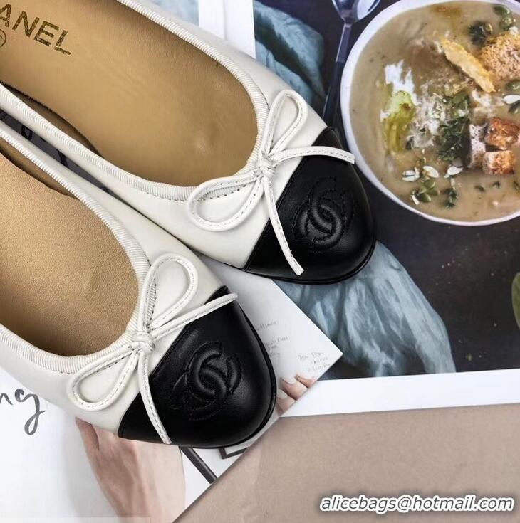 Luxurious Chanel Leather Classic Bow Ballerinas Flats G40326 Bi-color White/Black