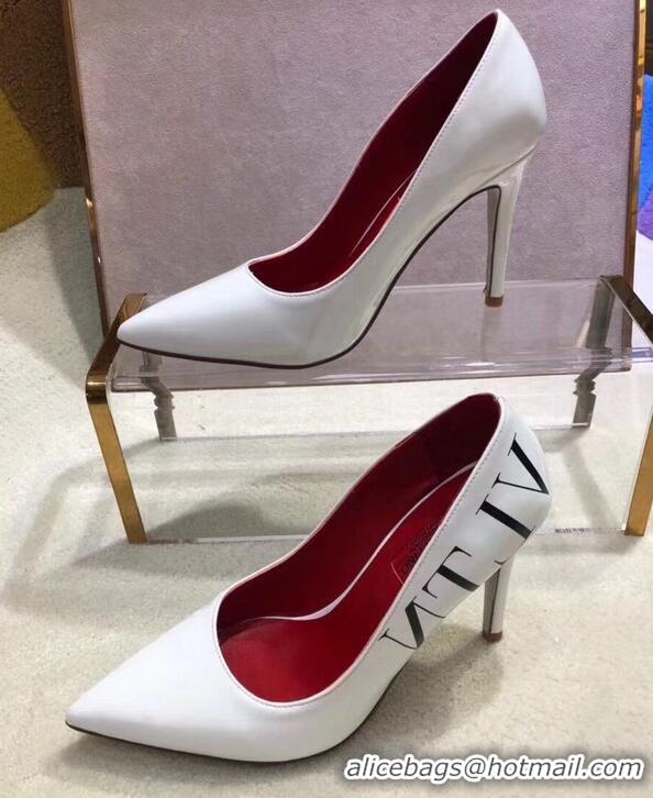 Buy Discount VALENTINO VLTN PATENT PUMP 9.5CM VT5001 White