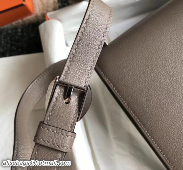 Elegant Hermes 2002 - 26 Bag Etoupe In Evercolor Calfskin With Adjustable Strap H42620