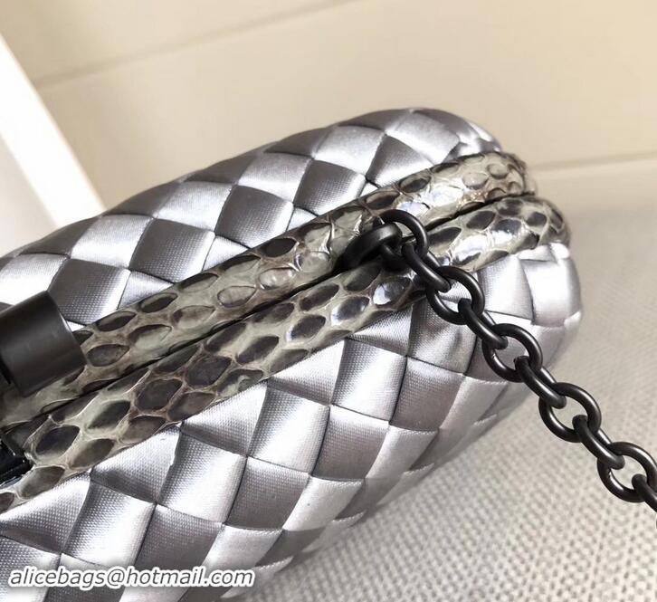 Low Cost Bottega Veneta Intrecciato Chain Knot Clutch Bag B402922 Silver 2019