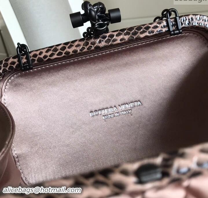 Good Looking Bottega Veneta Intrecciato Chain Knot Clutch Bag B402922 Nude Pink 2019