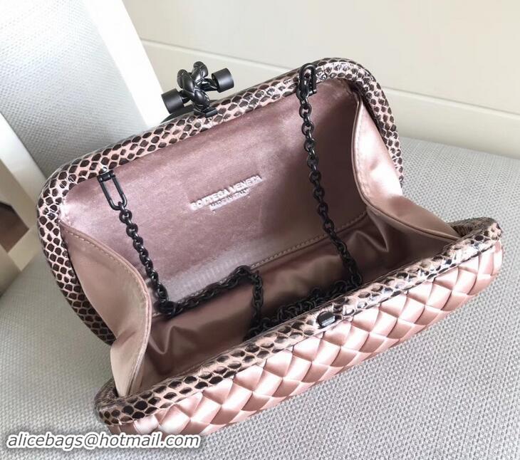 Good Looking Bottega Veneta Intrecciato Chain Knot Clutch Bag B402922 Nude Pink 2019