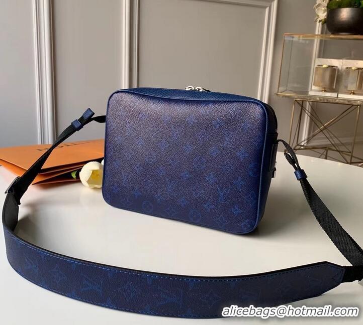 Fashion louis vuitton Outdoor Messenger bag m30242 cobalt in taiga leather