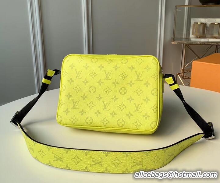 Unique Style louis vuitton Outdoor Messenger bag m30239 jaune in taiga leather