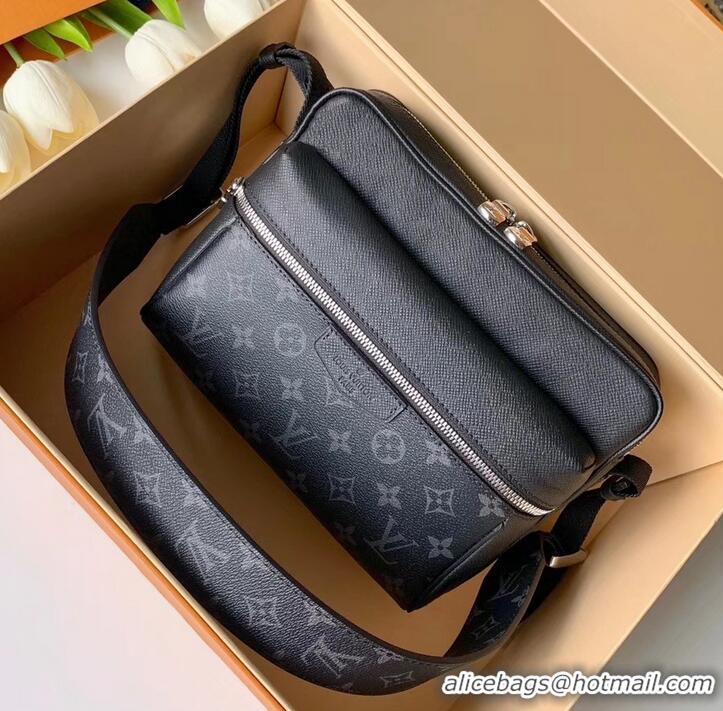 Most Popular Louis vuitton Outdoor Messenger bag m30233 noir in taiga leather