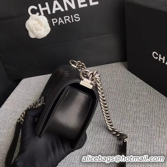 Stylish Chanel Le Boy Flap Shoulder Bag Original Calf leather A67085 Black Silver Buckle