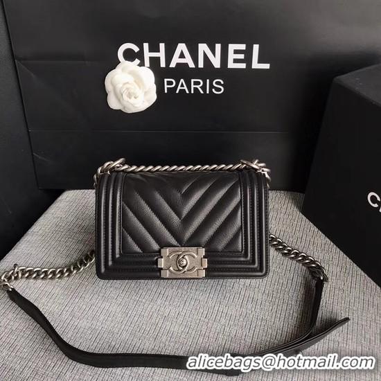 Stylish Chanel Le Boy Flap Shoulder Bag Original Calf leather A67085 Black Silver Buckle