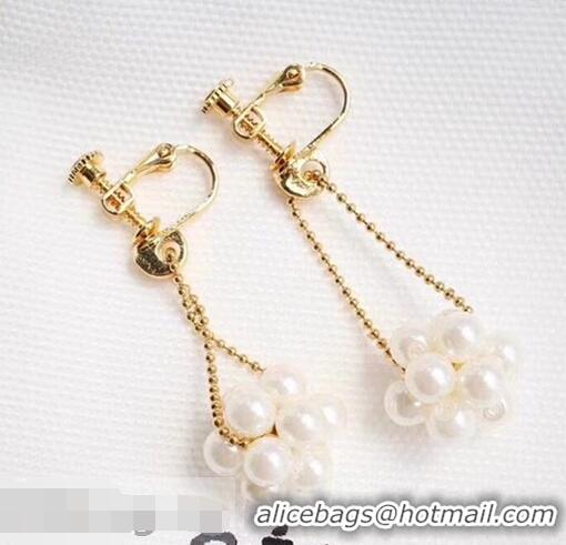 High Quality Celine Pearls Pendant Clip-on Earrings C02024 White/Gold