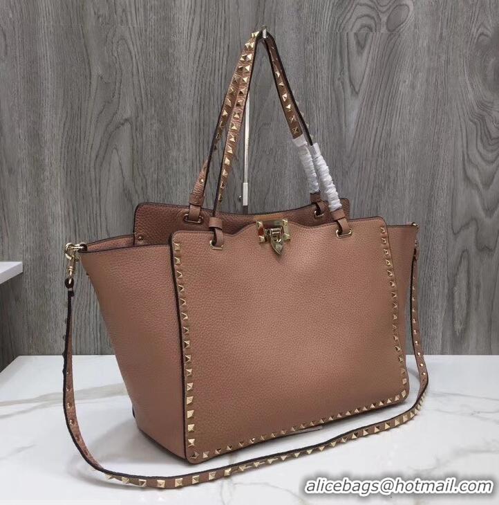 Trendy Design Valentino Grained Leather Rockstud Medium Tote Bag 0973 Apricot