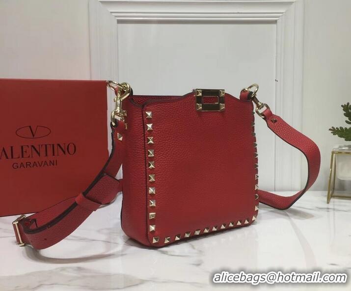 Trendy Design Valentino Mini Rockstud Hobo Bag 50029 in Grainy Leather Red