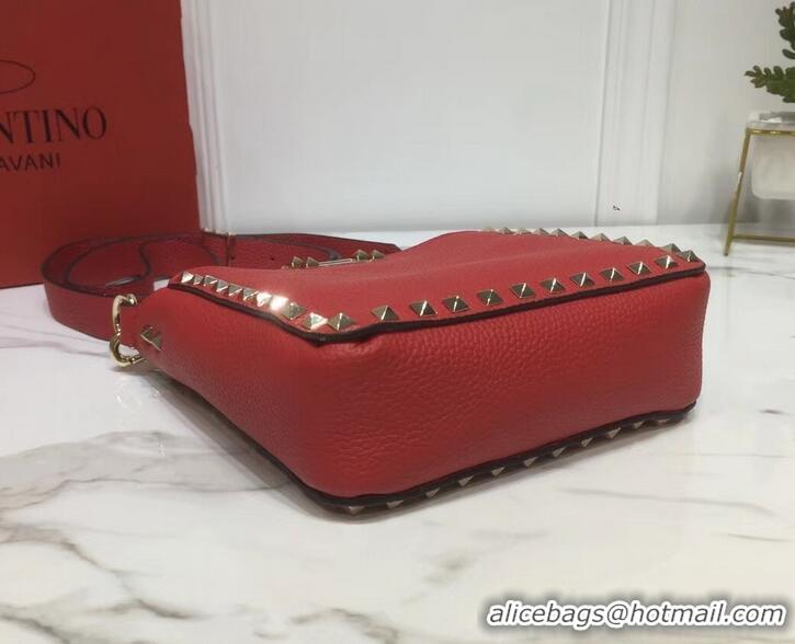 Trendy Design Valentino Mini Rockstud Hobo Bag 50029 in Grainy Leather Red