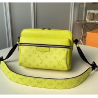 Unique Style louis vuitton Outdoor Messenger bag m30239 jaune in taiga leather