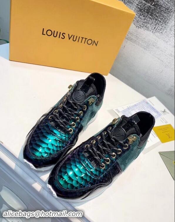 Imitation Louis Vuitton Iridescent Fish Scale Pattern Run Away Sneakers LV82606 2019