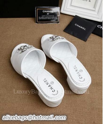 Grade Quality Chanel Slipper Leatehr CH1710 White