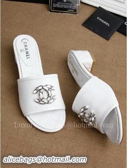 Grade Quality Chanel Slipper Leatehr CH1710 White