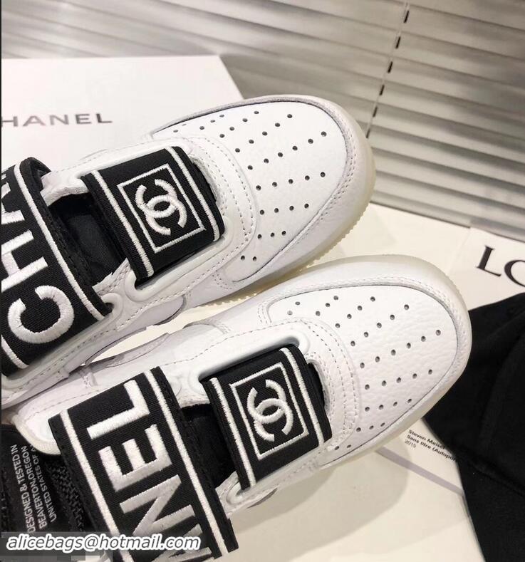 Discount Chanel x Nike Vintage Logo Sneakers G96418 White 2019