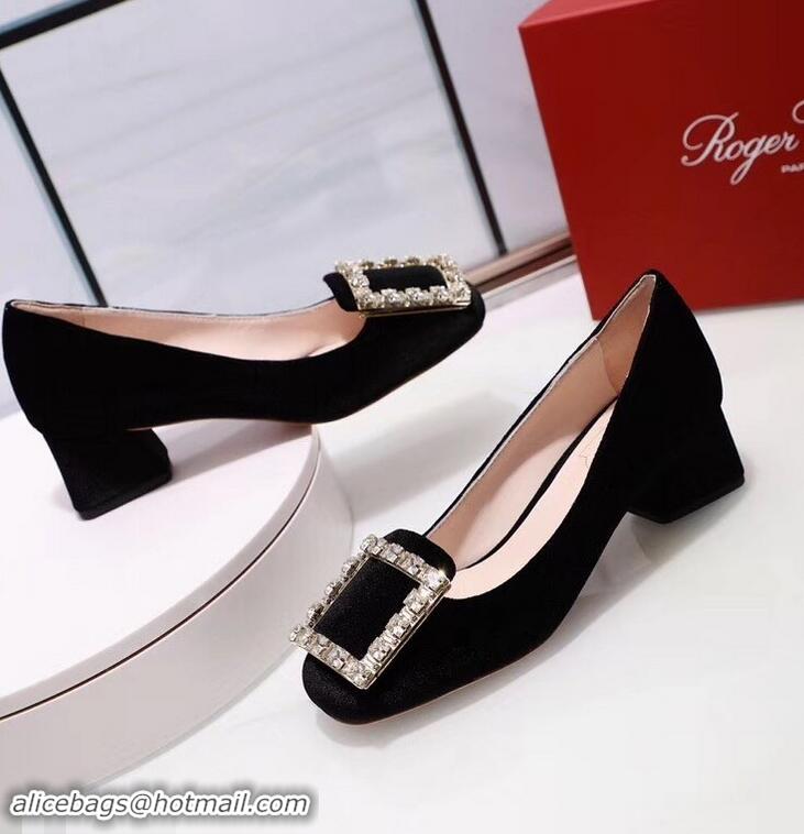 Imitation Roger Vivier Velvet Heel 4.5cm Très Vivier Strass Buckle Pumps R8601 Black 2018