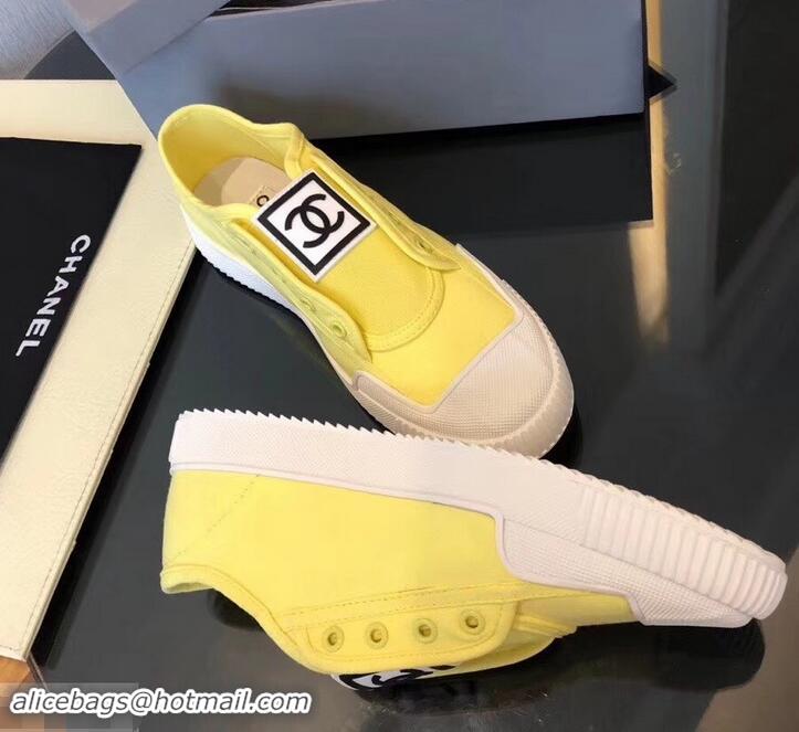 Top Quality Chanel Vintage CC Logo Sneakers S701012 Yellow 2019