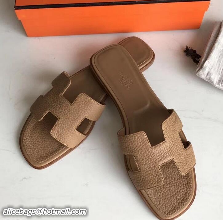 Stylish Hermes Oran Flat Slipper Sandals in Togo Leather H701030 Camel