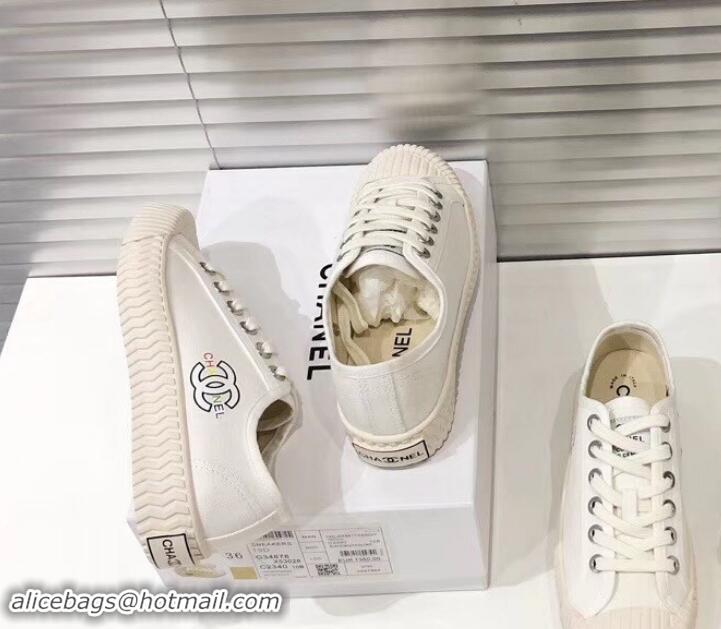 New Stylish Chanel Logo Print Canvas Sneakers C714063 Creamy