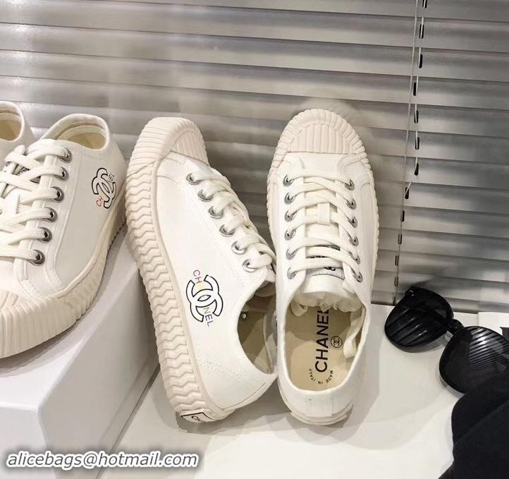 New Stylish Chanel Logo Print Canvas Sneakers C714063 Creamy