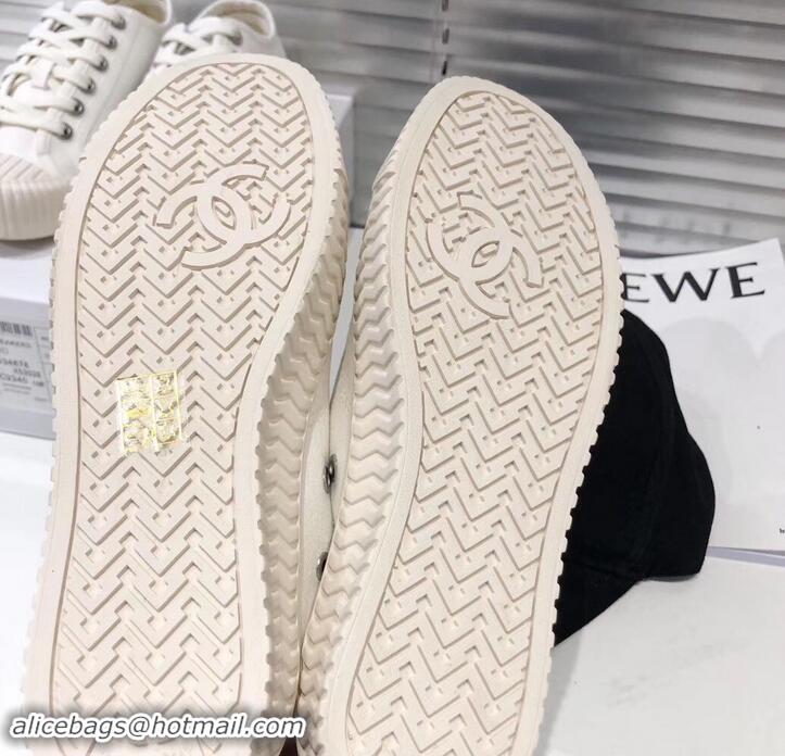 New Stylish Chanel Logo Print Canvas Sneakers C714063 Creamy