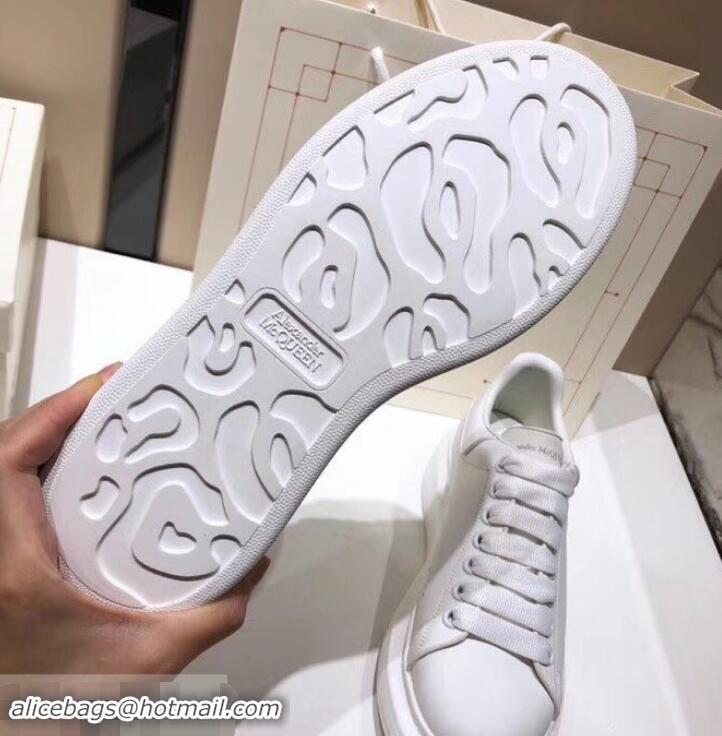 Trendy Design Alexander McQueen Oversized Sneakers A716011 White 2019