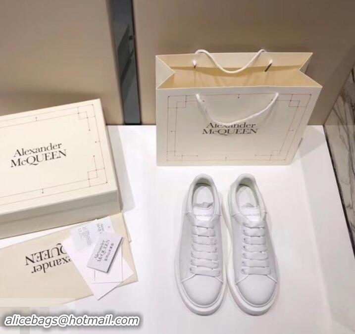 Trendy Design Alexander McQueen Oversized Sneakers A716011 White 2019