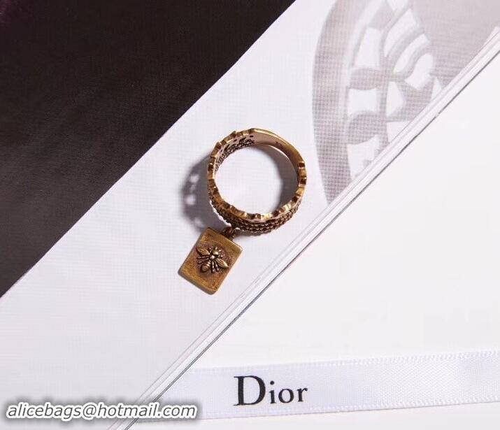  Sophisticated Dior Star and Bee Ring Gold J71721