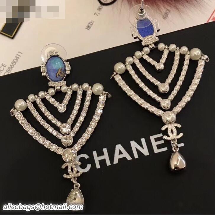 Feminine Chanel Earrings J717436