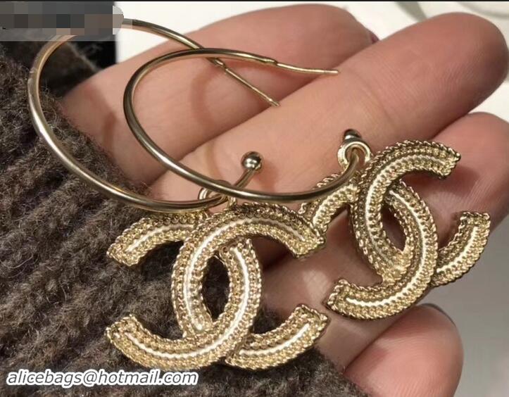 Good Looking Chanel Earrings J717439