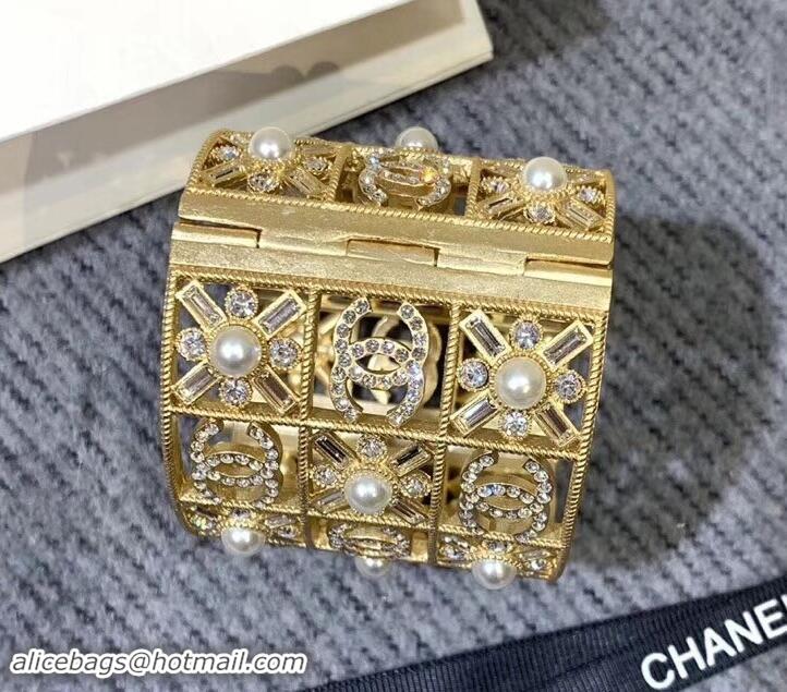 Stylish Chanel Metal Glass Pearls & Strass Cuff Bracelet AB1426 2019