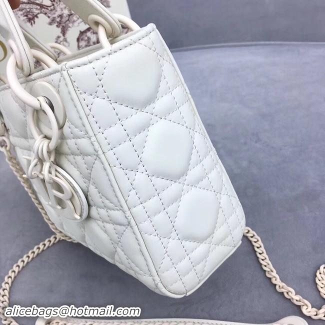 Good Taste Dior ULTRAMATTE LADY DIOR-TAS M0505O white