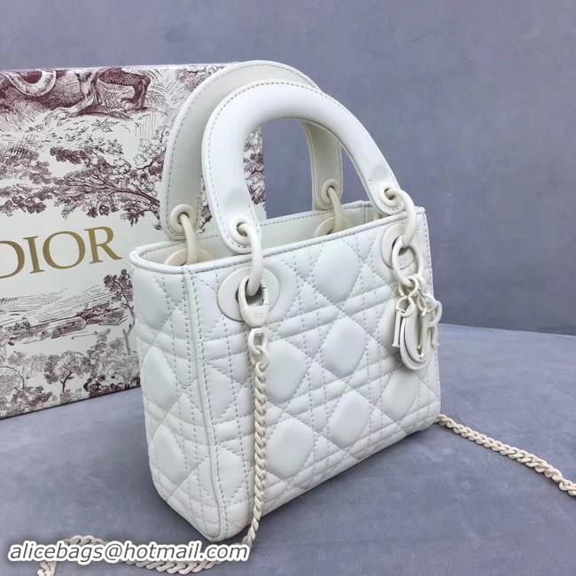 Good Taste Dior ULTRAMATTE LADY DIOR-TAS M0505O white