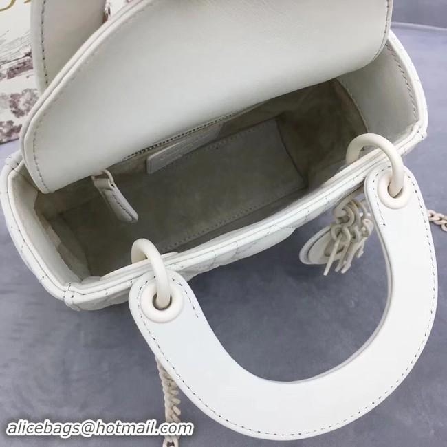 Good Taste Dior ULTRAMATTE LADY DIOR-TAS M0505O white