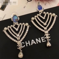 Feminine Chanel Earrings J717436