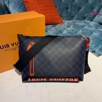 Luxury Louis vuitton original DISCOVERY Postman Pack N40159