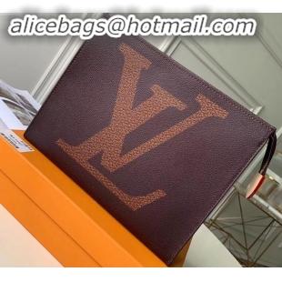 Sumptuous Louis Vuitton Monogram Giant Canvas Toiletry Pouch 26 Bag M47542