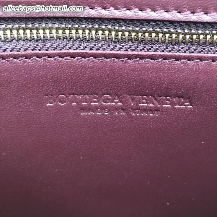 Market Sells Bottega Veneta Cassette Crossbody Bag In Maxi Intrecciato BV90726 Burgundy 2019