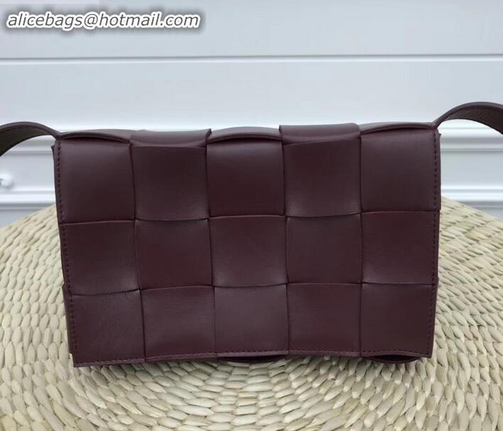 Market Sells Bottega Veneta Cassette Crossbody Bag In Maxi Intrecciato BV90726 Burgundy 2019