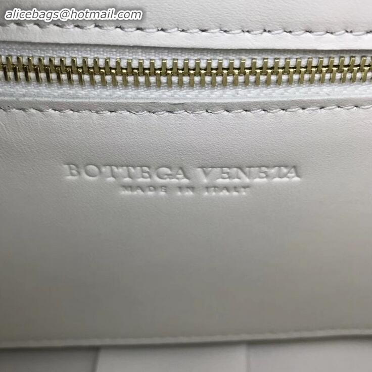 Duplicate Bottega Veneta Cassette Crossbody Bag In Maxi Intrecciato BV90726 White 2019