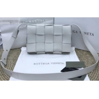 Duplicate Bottega Veneta Cassette Crossbody Bag In Maxi Intrecciato BV90726 White 2019