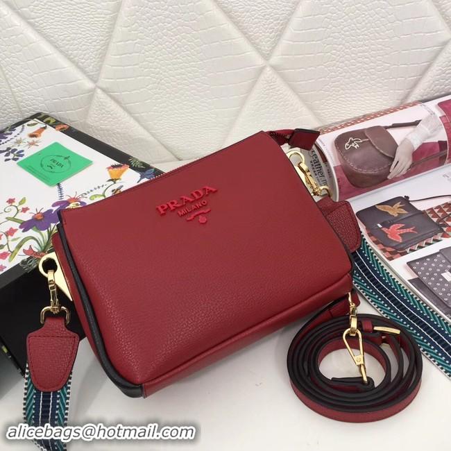 Stylish Prada leather shoulder bag 66136 red