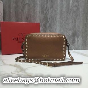 New Design VALENTINO Rockstud leather camera cross-body bag 2855 brown