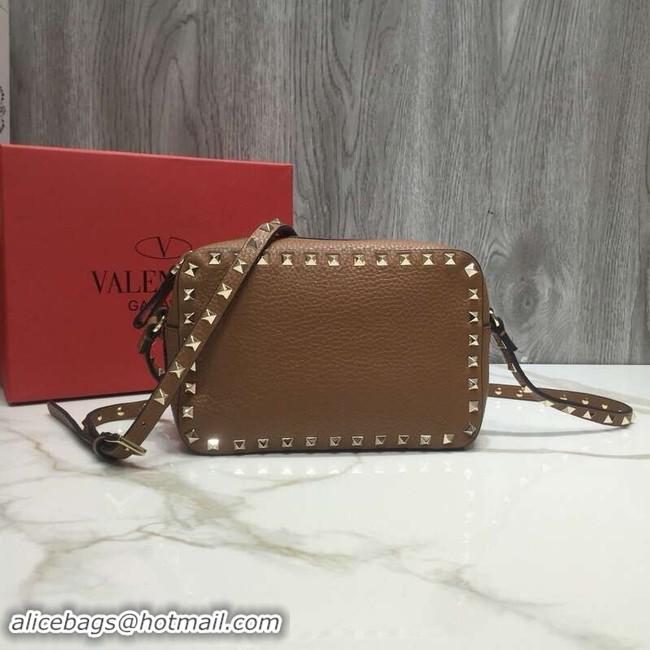 New Design VALENTINO Rockstud leather camera cross-body bag 2855 brown