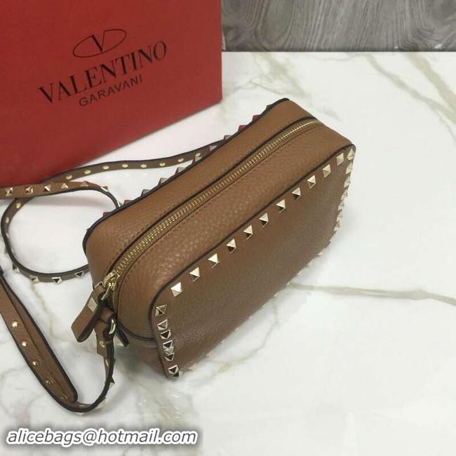 New Design VALENTINO Rockstud leather camera cross-body bag 2855 brown