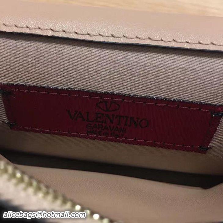 Classic Valentino Garavani Rockstud leather clutch 01327 apricot